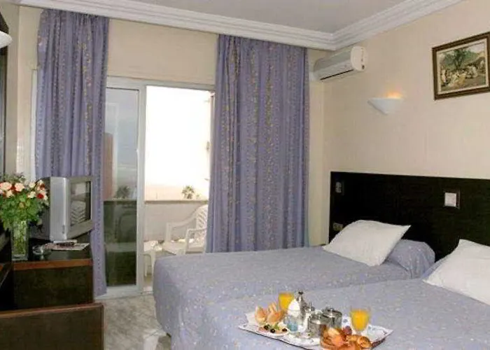 Hotel De La Corniche